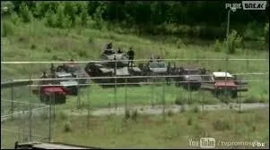 Qui s'est battu(e) avec le Gouverneur pendant la chute de la prison ?