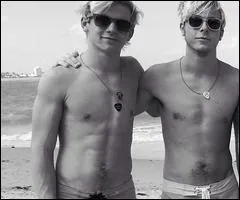 Dans quel clip de Miley Cyrus a-t-il jou avec un de ses frres ? Dans quel autre clip a-t-il jou ?