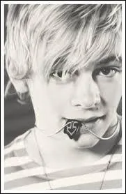 Quand a-t-il atteint les 100 000 abonns sur Twitter ?