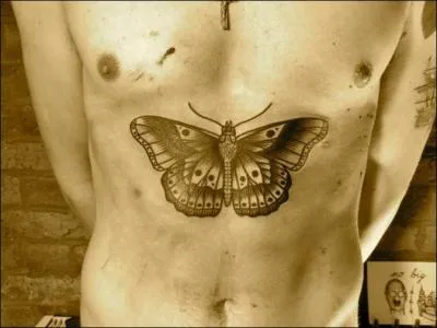  qui appartient ce tatouage ?