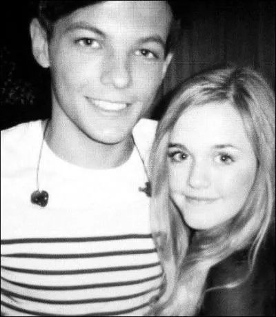 Comment s'appelle la soeur du membre sur la photo ?