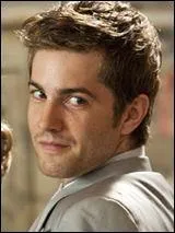 Comment se nomme l'acteur principal ?