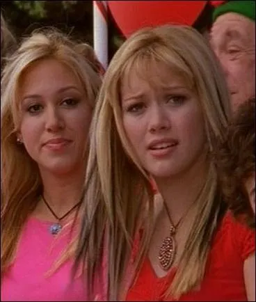 Hilary Duff et Haylie Duff ont jou dans une mme srie, quelle est cette srie ? Quel est le rle des ce deux soeurs ?