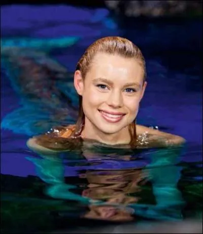 Dans le spin-off de H2O, Mako Mermaids, Lyla est une des trois sirnes. Qui est l'actrice qui l'interprte ?