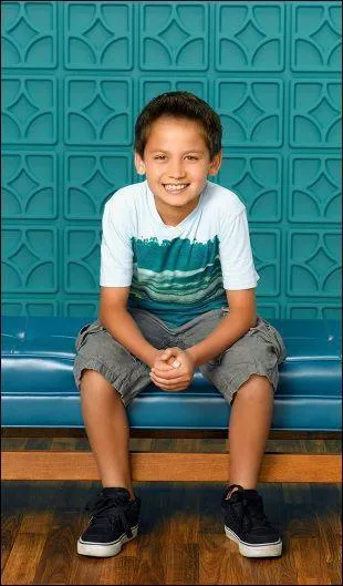 Dans Liv et Maddie, qui joue le rle de Parker Rooney ?