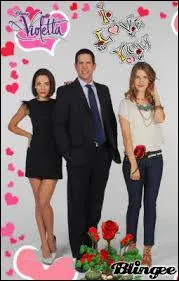 Comment s'appelle la tante de Violetta ?