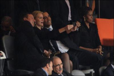 Le voil ! Quel prsident prend un selfie accompagn de 2 autres personnes ?