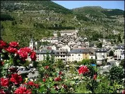 Nous partons  la dcouverte du village Lozrien de Sainte-Enimie. Class parmi les Plus Beaux Villages de France, il se situe en rgion ...