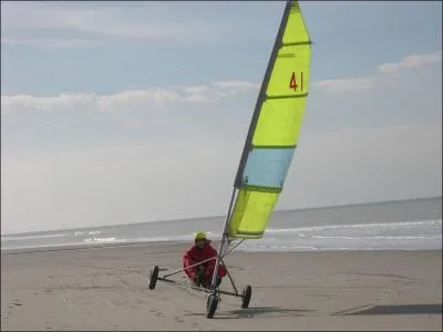  Paradis des sports  sur la Cte d'Opale. Thalassothrapie. Plage de sable trs fin de plus de douze kilomtres et dunes !