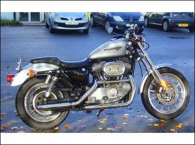 Qelle est cette marque de moto ?