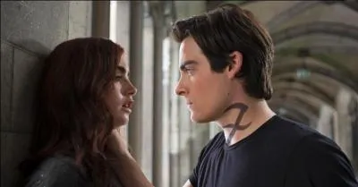 Pourquoi Alec dteste-t-il Clary ?