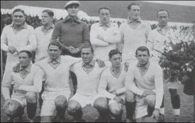 Le 13 juillet 1930 en Uruguay,  l'Estadio Pocitos de Montevideo, se joue le premier match de l'histoire de la Coupe du monde, mettant en scne l'quipe de France avec Lucien Laurent qui deviendra le premier buteur de l'histoire. La France s'imposera 4 buts  1. Quel tait l'adversaire des Bleus ce jour-l ?