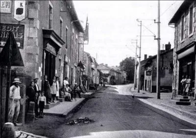 Le 10 juin, les massacres continuent, un autre lieu sera attaqu. 642 personnes sont massacres, seules 6 personnes de ce lieu survivront. O sommes-nous ?