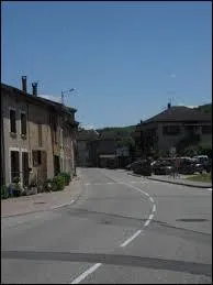 Ce village plairait  un certain magicien. Nous traversons la commune d'Oz, en Isre. Nous sommes donc en rgion ...