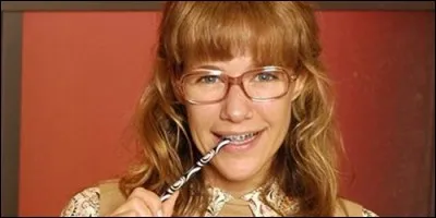 Quelle série raconte les histoires d'une jeune fille qui tombe amoureuse de son patron ?