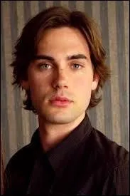 Comment s'appelle l'acteur ?