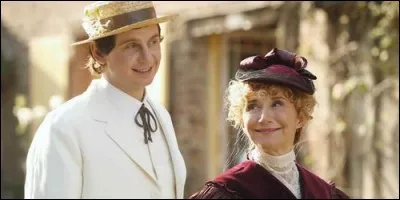 Cette série est une anthologie télévisuelle basée sur l'adaptation de textes écrits par un auteur du XIXe siècle. De quel écrivain français s'agit-il ?