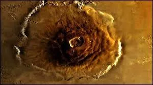 Quel est le nom du plus grand volcan du Systme solaire atteignant une hauteur de 22, 5 km ?