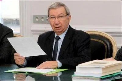 De quel dpartement Bernard Cazeau dirige-t-il le Conseil Gnral ?