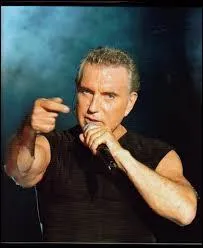 De quoi Bernard Lavilliers est-il un voleur, sur le titre d'un album ?