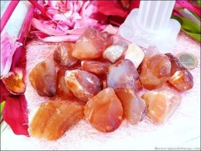 Quelle est cette pierre brute ?