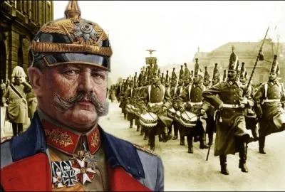Paul Von hindenburg devient Chef du Grand tat-major allemand en 1916 succdant a Erich von Falkenhayn. Au dbut du conflit en aot 1914, il redressera une situation difficile en battant les Russes ...