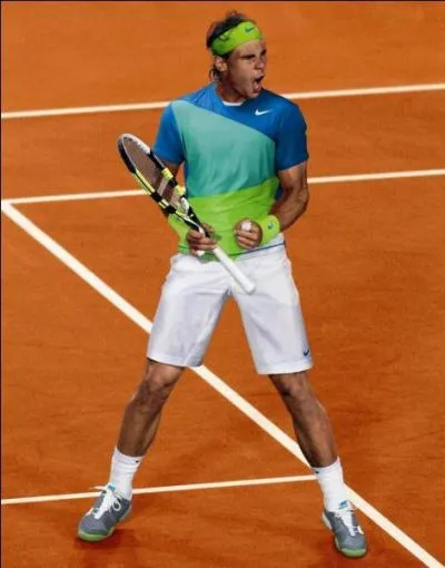 Combien pse-t-il environ ?