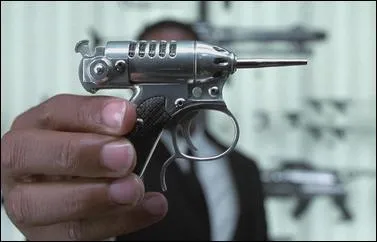 Cette arme se nomme le  criquet . Dans quelle saga s'en est-on servie ?