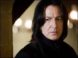 Qui est le personnage sur la photo ?