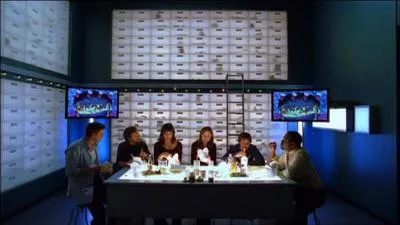 Dans l'pisode 9 (Joyeux Nol ! ), qui ne reoit pas de visite ?