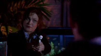 Dans quel pisode Bones tire-t-elle sur quelqu'un ?