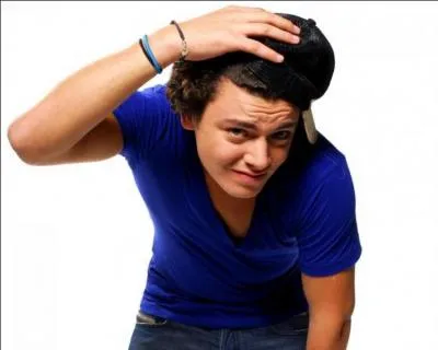 Qui joue son rle, un petit indice : un humoriste trs connu en France ?