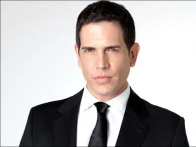 Qu'a de particulier le pre de Violetta ?