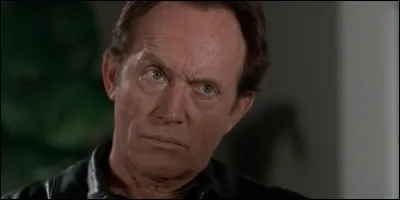 Cette série met en scène les enquêtes de Frank Black, ancien agent du FBI, pour le compte d'un groupe. Comment s'appelle cette série ?