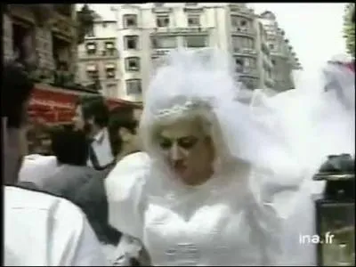 Il tait n un 2 avril, on se souvient tous de sa parodie du mariage de Mourousi :