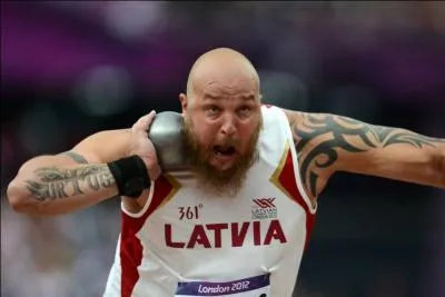 C'tait une des colonies fondatrices de la Lettonie, aujourd'hui il ne reste qu'une douzaine de villages. Quel est le nom de ce  peuple  ?