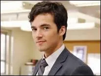 Comment s'appelle le fils d'Ezra ?