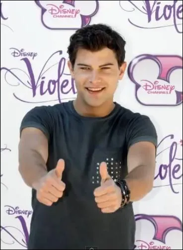 Dans la saison 2, Diego joue un double jeu, avec qui est-il complice ?