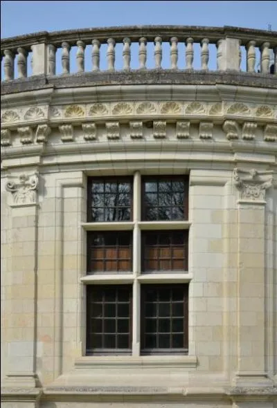 Ce chteau,  rve d'un roi , abrite en son centre une curiosit architecturale.