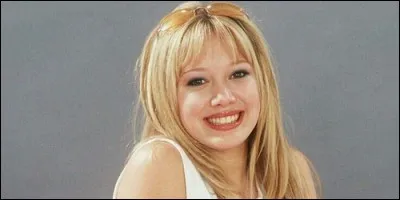 Qui interprète le rôle de Lizzie McGuire dans la série du même nom ?