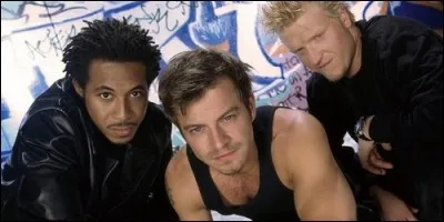 Comment s'appelle cette série qui met en scène la vie de trois amis musiciens, inséparables, qui se mettent dans des situations incroyables ?