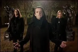 Quels vtements portent les Volturi ?