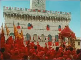 Quelle fte italienne bat son plein lorsque Alice et Bella arpentent les rues pour sauver Edward ?