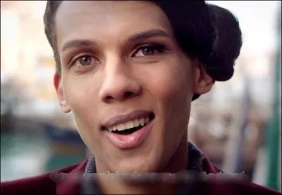 Quel est le titre de son album en 2013 ?