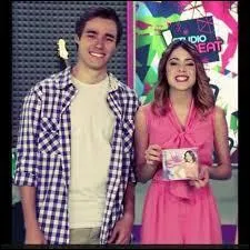 A quelle date l'album  Violetta En Vivo  est-il sorti en France ?