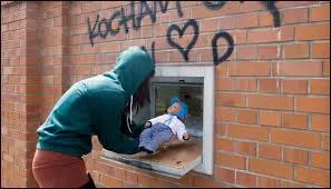 15 mars : Deux  boites  bb  sont mises en service pour permettre aux mres en dtresse d'abandonner leur nouveau-n. Mais dans quel pays ?