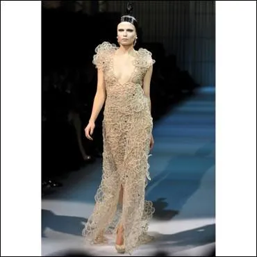 Voici une pice de la collection de printemps d'un grand styliste dont les parents taient siciliens :