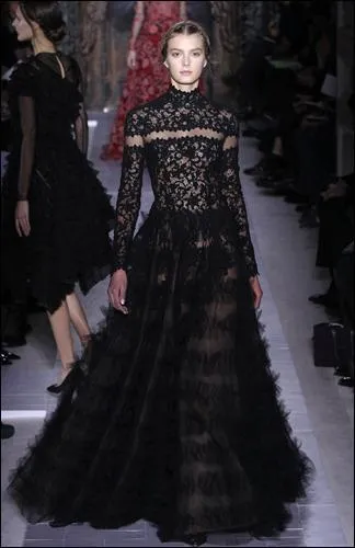 A quel grand designer, qui cra sa propre maison de couture en 1959  Rome, doit-on cette cration ?