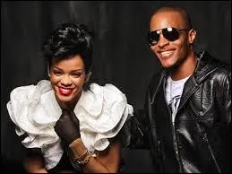 Avec qui a-t-elle chant  Life your life  ?