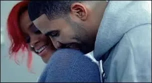 Avec qui a-t-elle chant  Take care  et  What's my name  ?